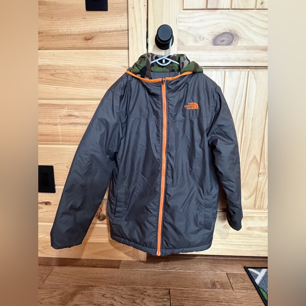 The North Face Reversible Hooded Zip Jacket Camo Gray Boys Large 14/16